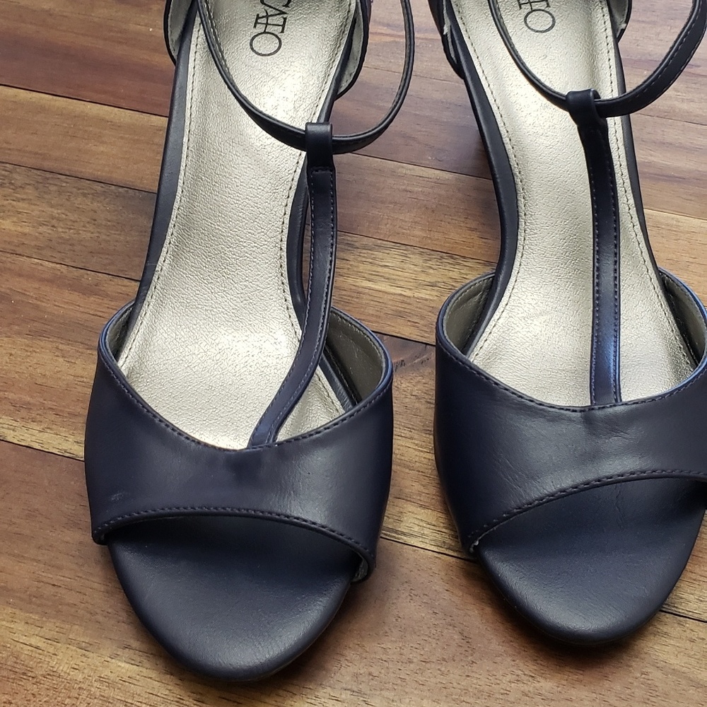 Navy blue t straps